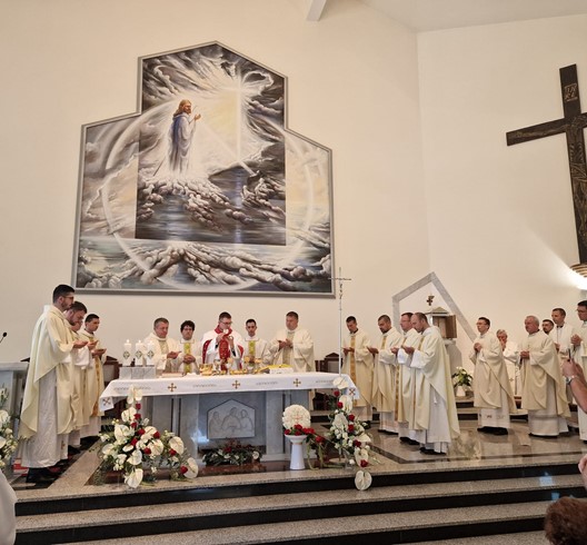Vlč. Filip Pranjić proslavio mladu misu u Župi Dobrog Pastira u Brestju